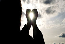 开云平台-英格兰绝杀多特蒙德，加维爆发神勇，足球夜晚的英雄传奇