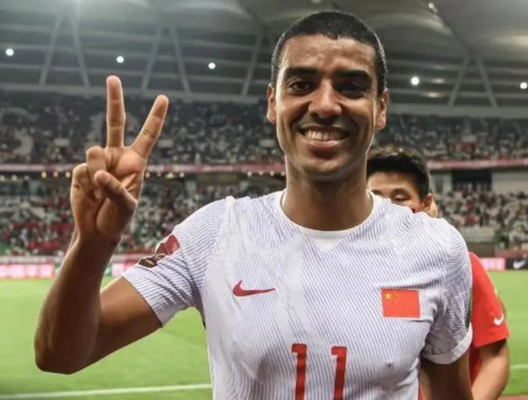 开云体育登录-波兰足球明星在国际锦标赛中实现突破